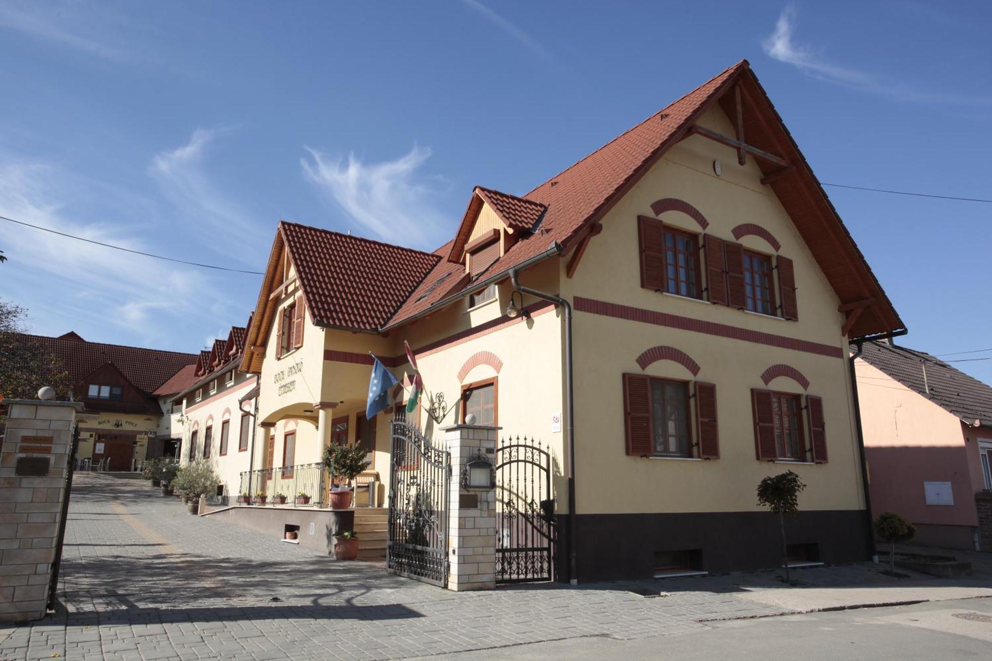 Villány Bock Hotel Ermitage מראה חיצוני תמונה
